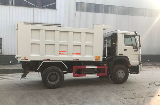 Camion à la benne basculante 4x2 de Sinotruk Howo 7 avec le conteneur RHD LHD de la décharge 15M3