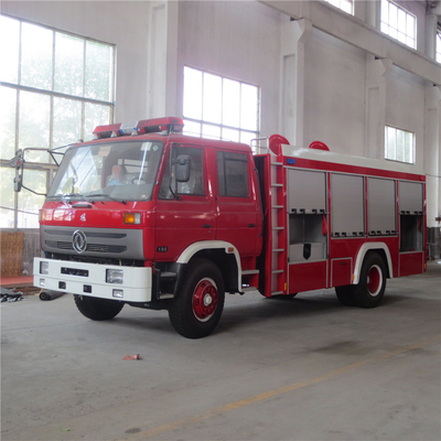 Camion rouge de lutte contre l'incendie de 140KW 5000L Dongfeng 4*2