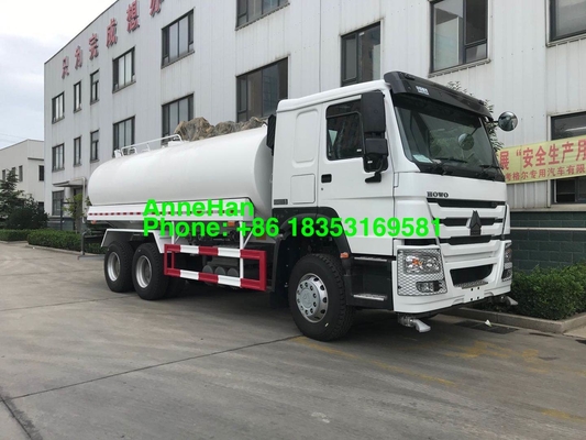 Camion de réservoir d'eau de Sinotruk Howo 7 20000L 6x4 avec le système de jet
