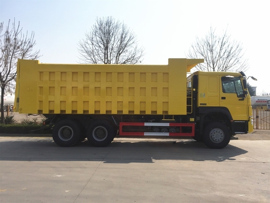 Camion à benne basculante résistant de HOWO ZZ3317N3847B 20CBM en tant que camion à benne basculante de sable