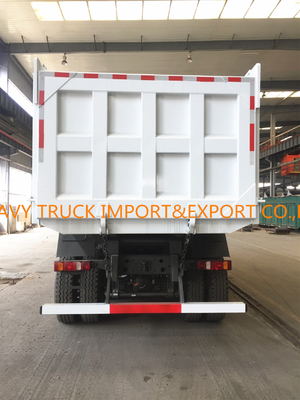 Camion à benne basculante résistant de SINOTRUK HOWO A7 avec le seau de 5 yards