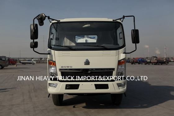 Le camion fécal SINOTRUK d'aspiration de vide d'eaux d'égout de collection allument Howo 5000 litres