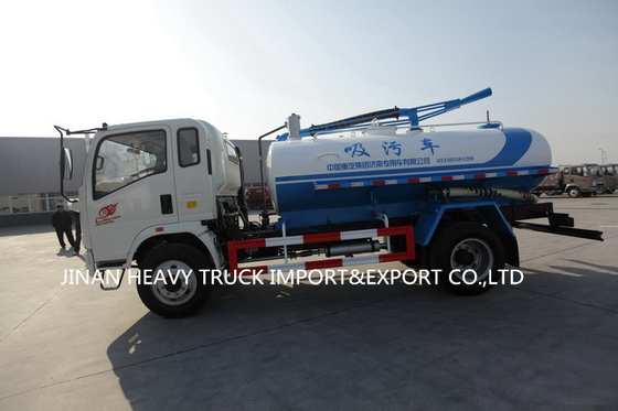 Camion de faible puissance 4cbm de HOWO 4X2 1000 gallons d'eaux d'égout de nettoyage d'aspiration