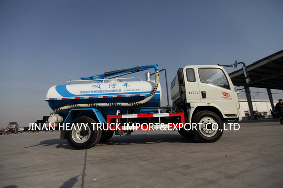 Camion de faible puissance 4cbm de HOWO 4X2 1000 gallons d'eaux d'égout de nettoyage d'aspiration