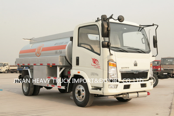 Camion de réservoir de stockage de pétrole de Sinotruk Howo 4x2 RHD LHD 5000 litres de 5m3 3 tonnes