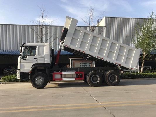 SINOTRUK Howo 6x4 3 Axle Dump Truck 30 tonnes chargeant le camion à benne basculante résistant Tipper Truck