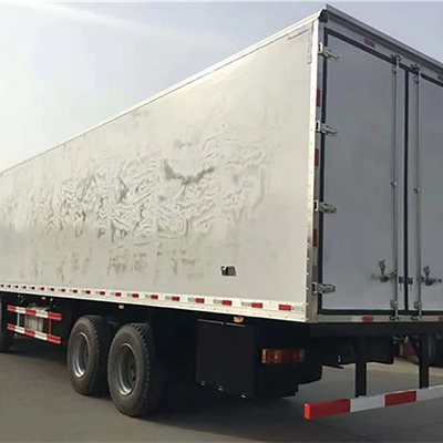 Sinotruk HOWO 45cbm congélateur réfrigérateur 8x4 camion réfrigéré 20 tonnes camion lourd réfrigérateur