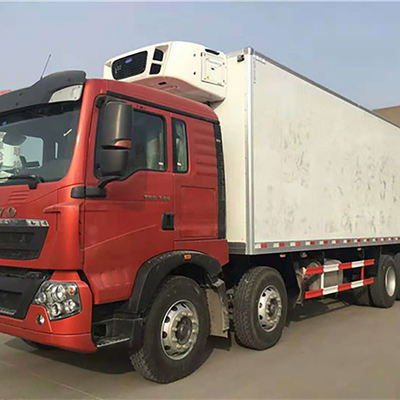 Sinotruk HOWO 45cbm congélateur réfrigérateur 8x4 camion réfrigéré 20 tonnes camion lourd réfrigérateur