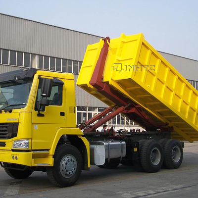 Camion à ordures de petit pain de bras de crochet de SINOTRUK HOWO 6x4 pour les déchets de rebut de déchets