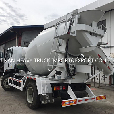 Individu de faible puissance de camion de mélangeur de ciment de HOWO chargeant 4x2 3cbm 5M3
