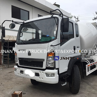 Individu de faible puissance de camion de mélangeur de ciment de HOWO chargeant 4x2 3cbm 5M3