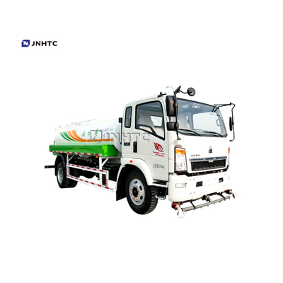 Camion de réservoir d'eau légère de SINOTRUK HOWO 4x2 avec 14m Front Sprinkler