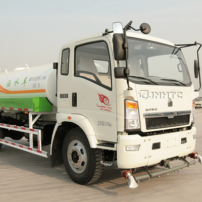 Camion de réservoir d'eau légère de SINOTRUK HOWO 4x2 avec 14m Front Sprinkler