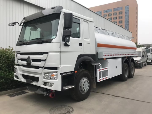 Camion-citerne aspirateur de mazout de Sinotruk LHD 400L 20cbm 371HP