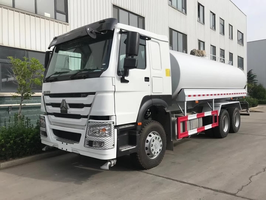Camion de transport d'eau potable de bateau-citerne de HOWO 20 CBM pour le chantier de construction