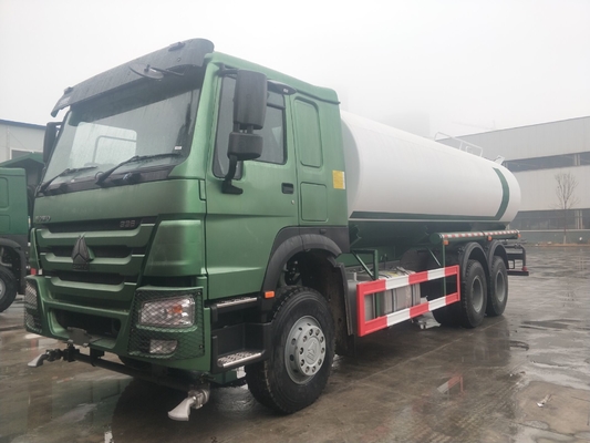 Camion de transport d'eau potable de bateau-citerne de HOWO 20 CBM pour le chantier de construction