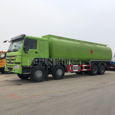 Le message publicitaire de faible puissance de HOWO Euro2 Euro4 troque le camion-citerne aspirateur de mazout de 8x4 38000L