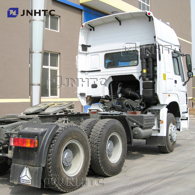 Camions de remorque de tracteur de la tête 6x4 RHD de tracteur de Sinotruk HOWO en Tanzanie