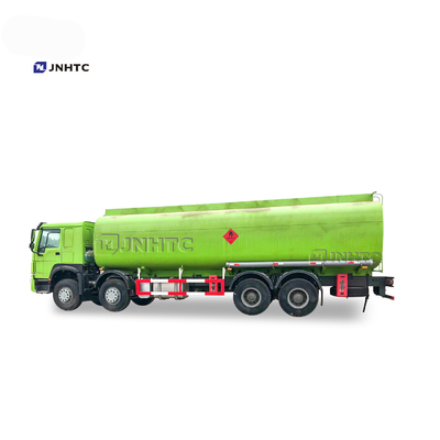 Les roues de HOWO 8x4 12 le camion de réservoir de carburant réapprovisionnant en combustible 30cbm 35cbm 25 CBM Euro2 Euro3
