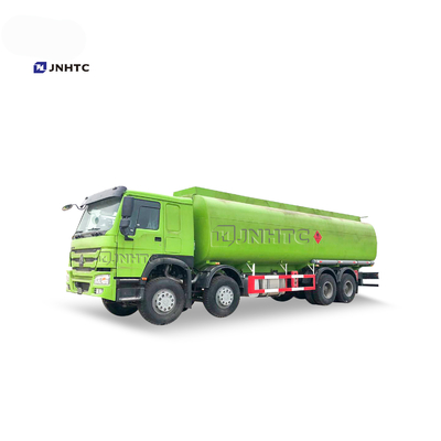 Les roues de HOWO 8x4 12 le camion de réservoir de carburant réapprovisionnant en combustible 30cbm 35cbm 25 CBM Euro2 Euro3