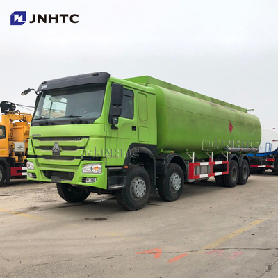 Les roues de HOWO 8x4 12 le camion de réservoir de carburant réapprovisionnant en combustible 30cbm 35cbm 25 CBM Euro2 Euro3