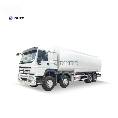 HOWO 8x4 12 roule le camion-citerne aspirateur d'essence et d'huile réapprovisionnant en combustible 30cbm 35cbm Euro2 Euro3