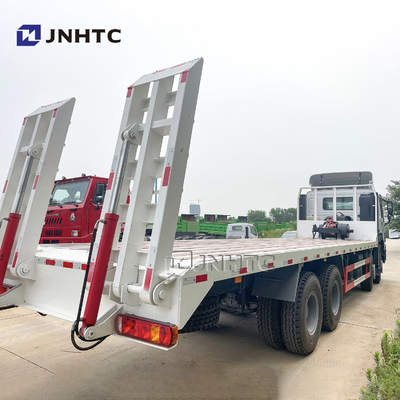 Camion de cargaison de HOWO pour la remorque à plat de transport de machines de construction d'Eacavator