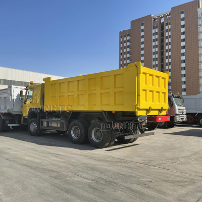 Tonne Dix Wheeler Dump Truck 20Cubic 371hp de la tonne 30 de HOWO 6x4 20 avec le corps de cargaison de 5.6m