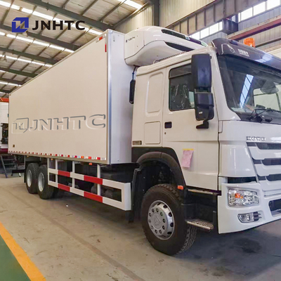 Sinotruk HOWO Euro2 6x4 a frigorifié la livraison Van Beverages Drinks
