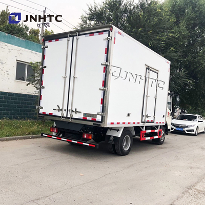 Transport 4x2 Van Container Cargo Box Truck de faible puissance de HOWO