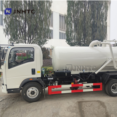 Euro 3 Rhd LHD de camion d'aspiration d'eaux d'égout de Sinotruk HOWO 4X2 5000 litres