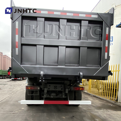Roues résistantes noires 420hp Sinotruk Tipper Truck New Model du camion à benne basculante 12