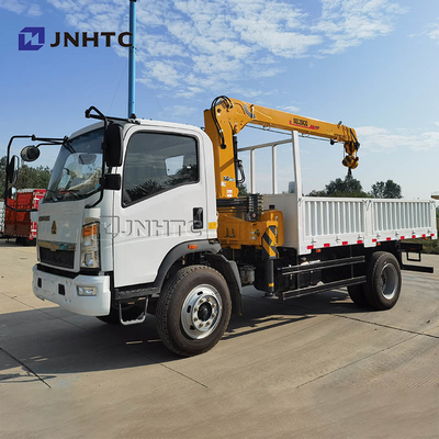 Petit camion de cargaison de Sinotruk Howo 4*4 avec la grue 3.2T