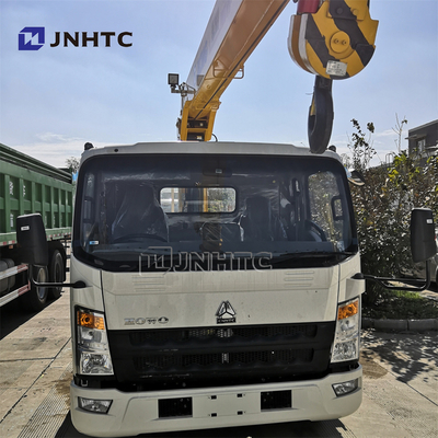 Lumière de Sinotruk Howo 4X2 télescopant le boom Crane Truck 5 tonnes