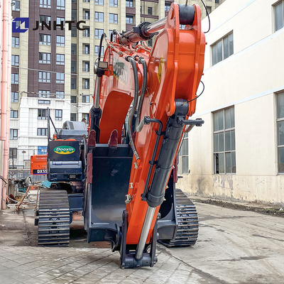 Une nouvelle excavatrice chinoise de 55 tonnes, un moteur japonais Euro4