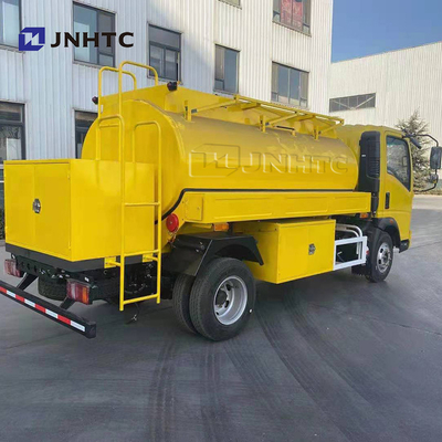 Camion-citerne aspirateur de réapprovisionnement en combustible de carburant de Sinotruk Howo 3000L 5000L 4x2 de faible puissance
