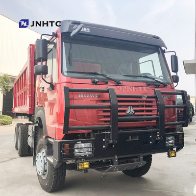 Camion à benne basculante de la couleur rouge 336hp Sinotruk Howo avec 10 roues et capacités 18m3