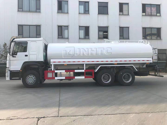 Camion de réservoir d'arroseuse de bateau-citerne de Bowser de l'eau de Sinotruk HOWO 6X4 371HP 20m3