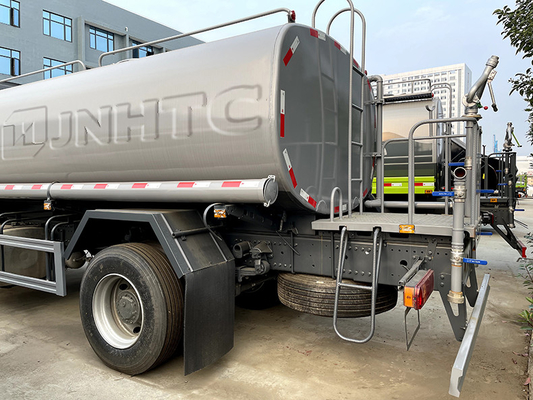 Le camion de jet d'eau de Sinotruk 6x4 10 roule le camion d'arrosage de l'eau 15000L
